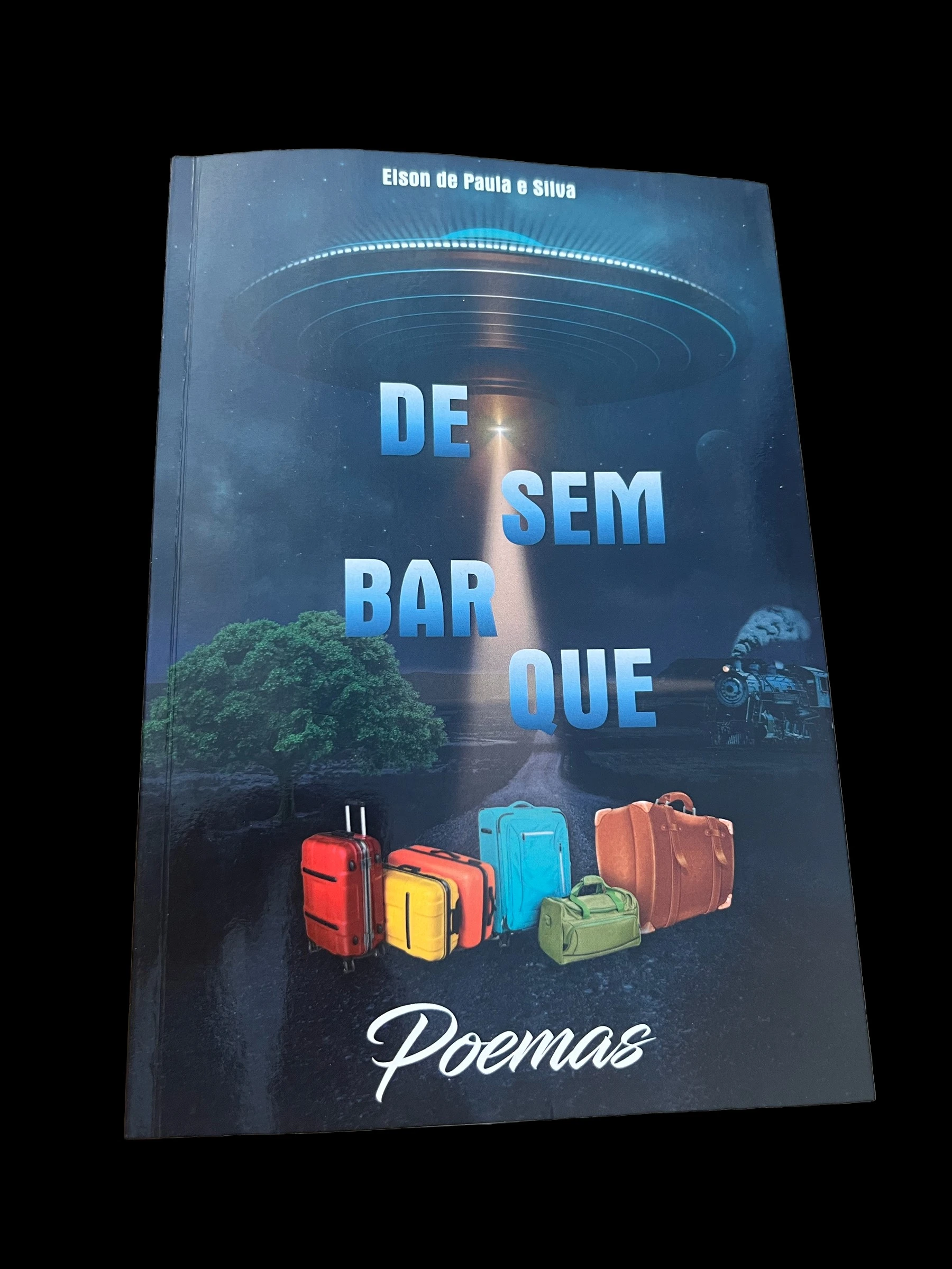 O renomado poeta muzambinhense de criação, Elson de Paula e Silva, lançará o seu segundo livro, "Desembarque", em uma emocionante continuação de sua jornada literária