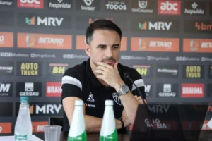 Na mira do Corinthians, Rodrigo Caetano decide permanecer no Atlético-MG
