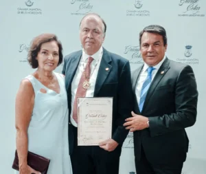 Presidente do PIC, Antonio Eustáquio da Rocha Soares, recebe Grande Colar do Mérito Legislativo 2023