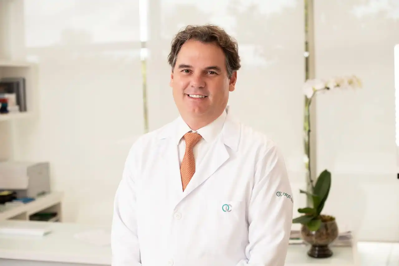 Dr. Bruno Ferrari, fundador e CEO da Oncoclínicas&Co, recebe prêmio “100 Mais Influentes da Saúde”
