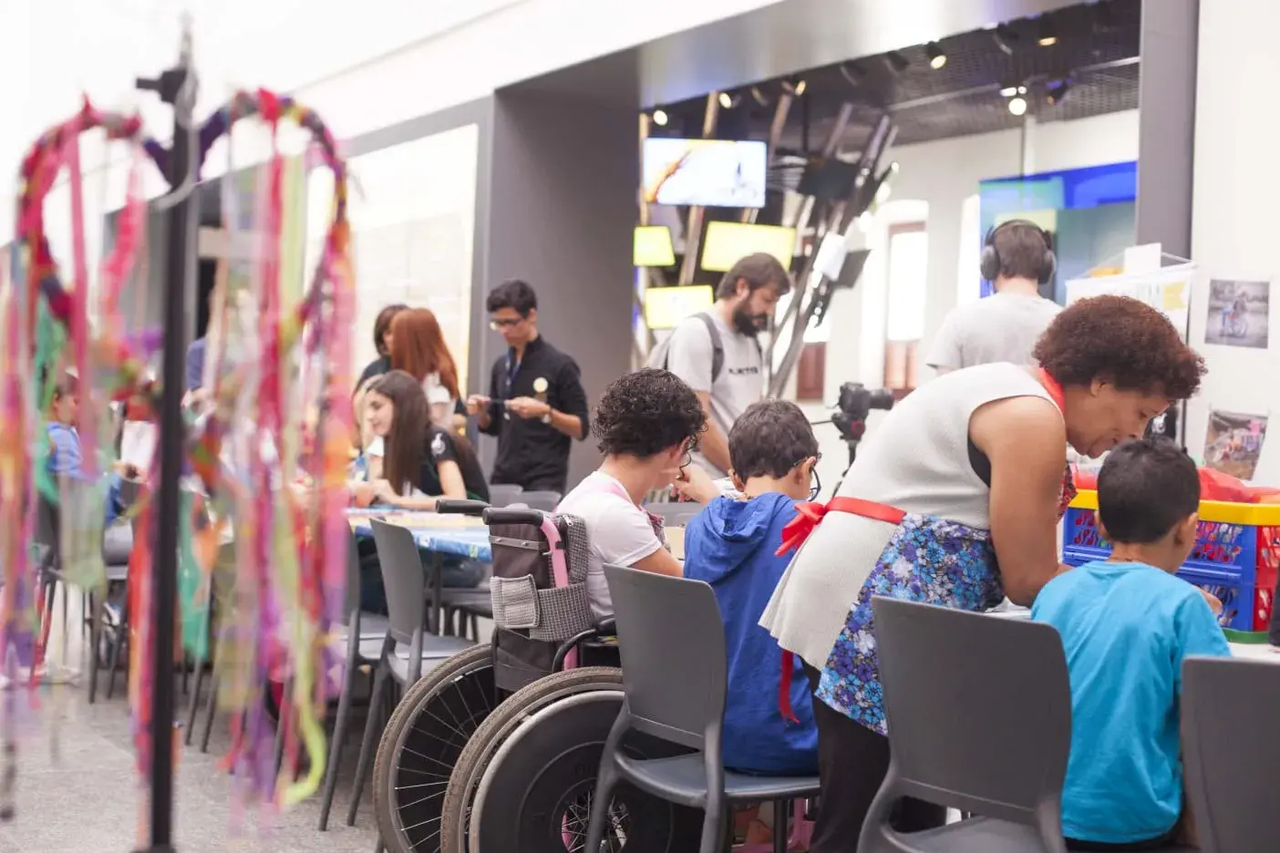LACRE DO BEM: Projeto oferece aulas gratuitas de artes plásticas para todos os públicos